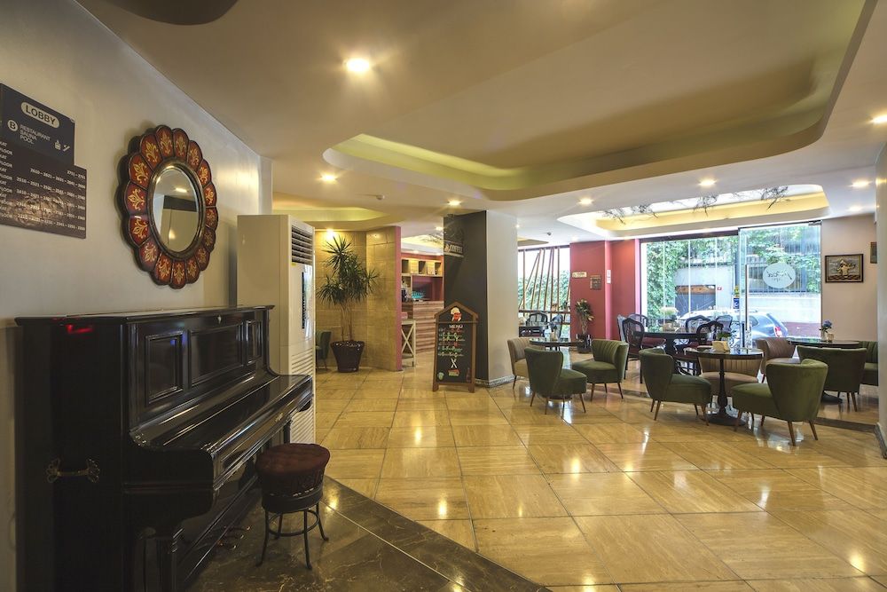 undefined The Selection Suites 7