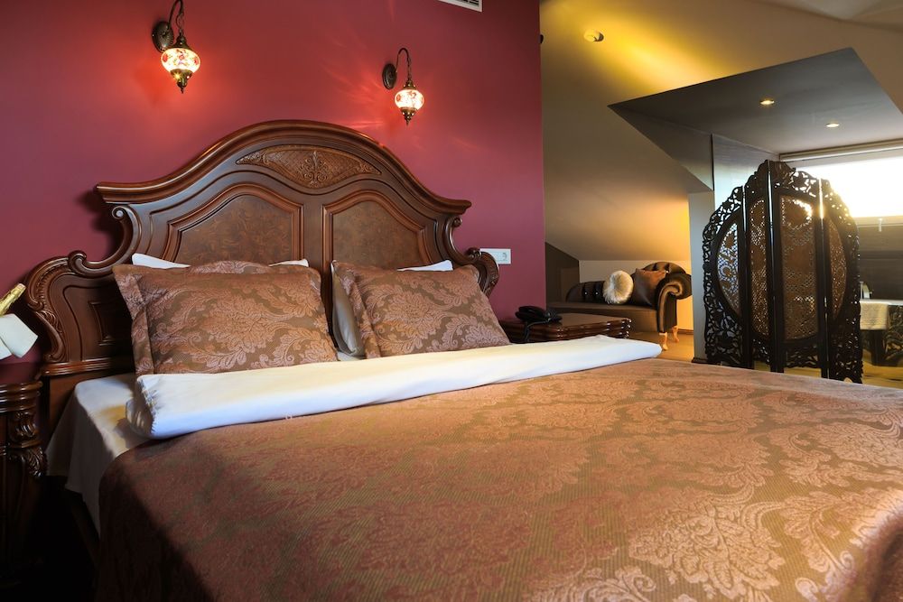 The Selection Suites King Suite 2