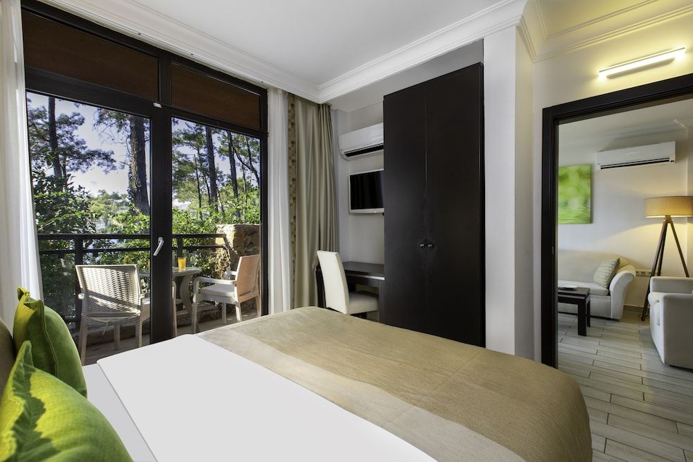 Suite, 2 Bedrooms, Garden View