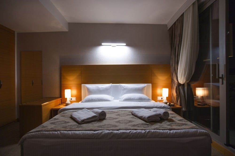 undefined Mien Suites 8