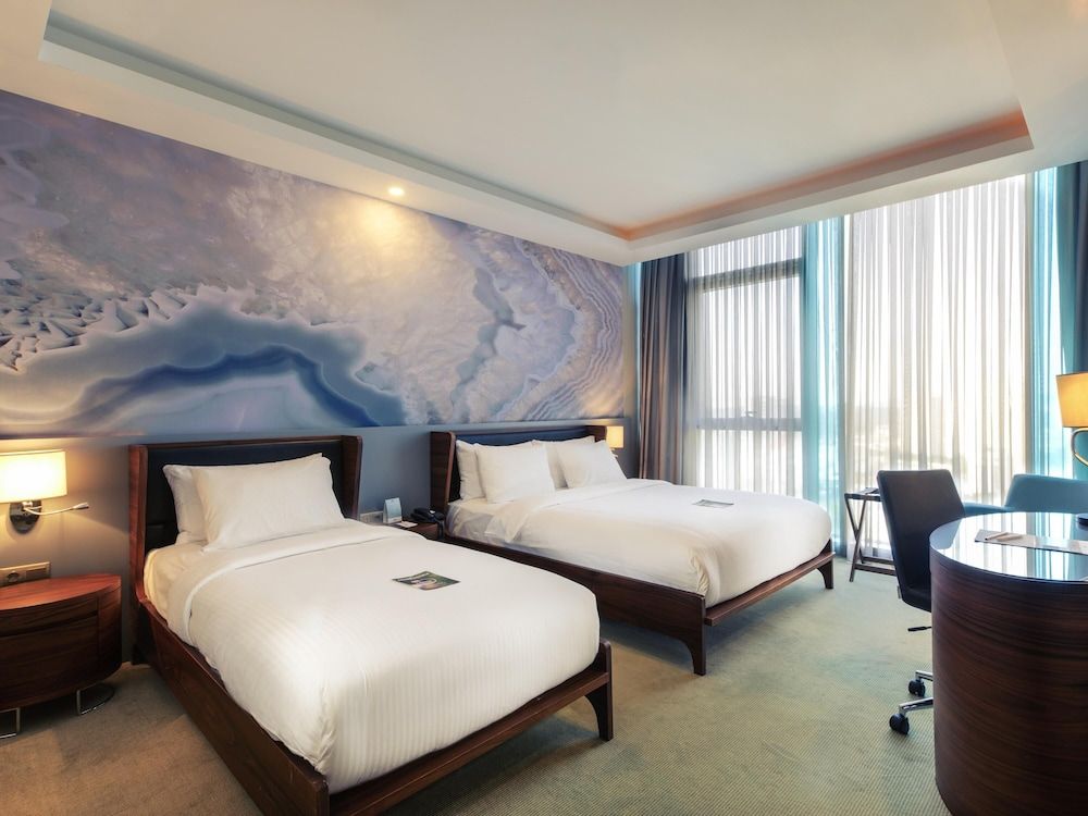 Deluxe Room (1 Double Bed and 1 Twin Bed)