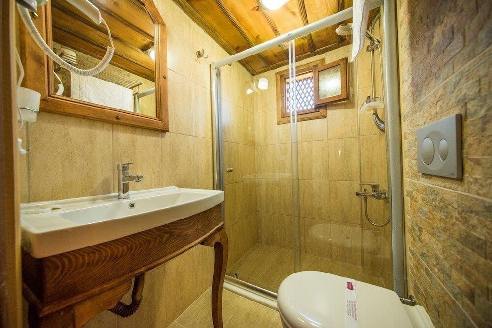 Akbulut Konak Deluxe Triple Room 6