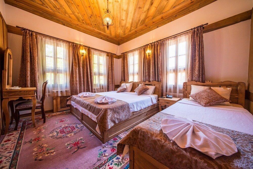 Akbulut Konak Deluxe Triple Room 5