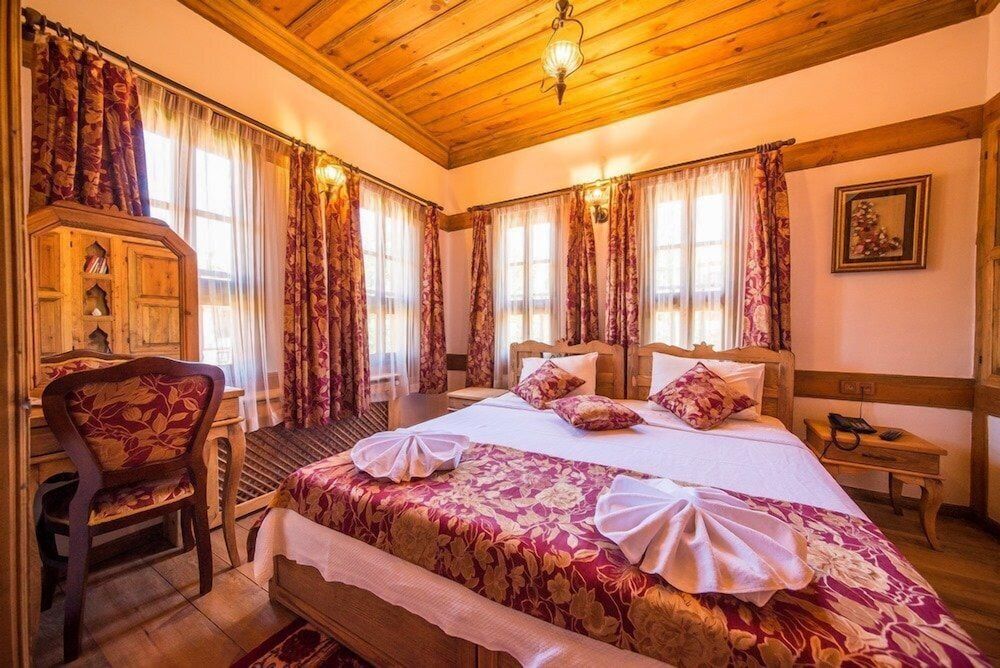 Akbulut Konak Deluxe Triple Room 4