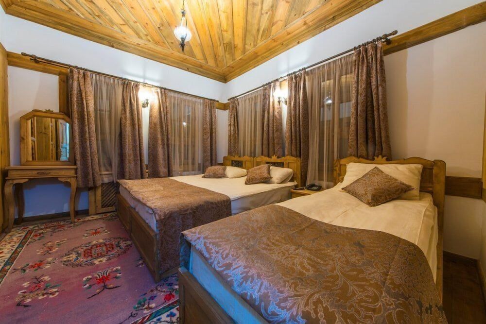 Akbulut Konak Deluxe Triple Room 2