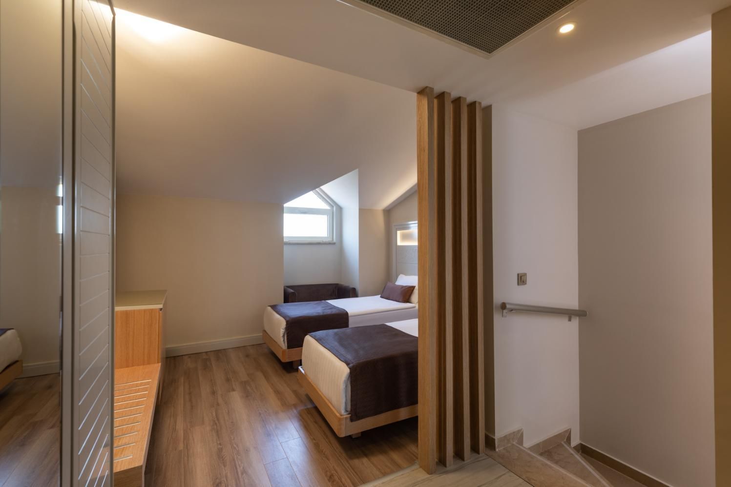 Duplex Quadruple Room