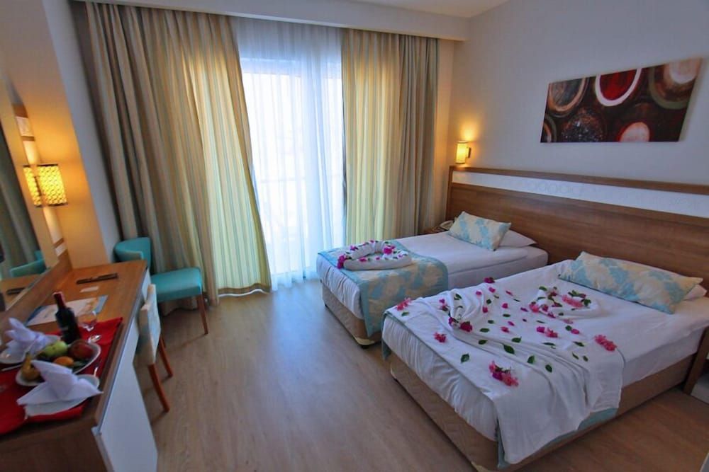 Merve Sun Hotel & Spa - All Inclusive Family Room 2