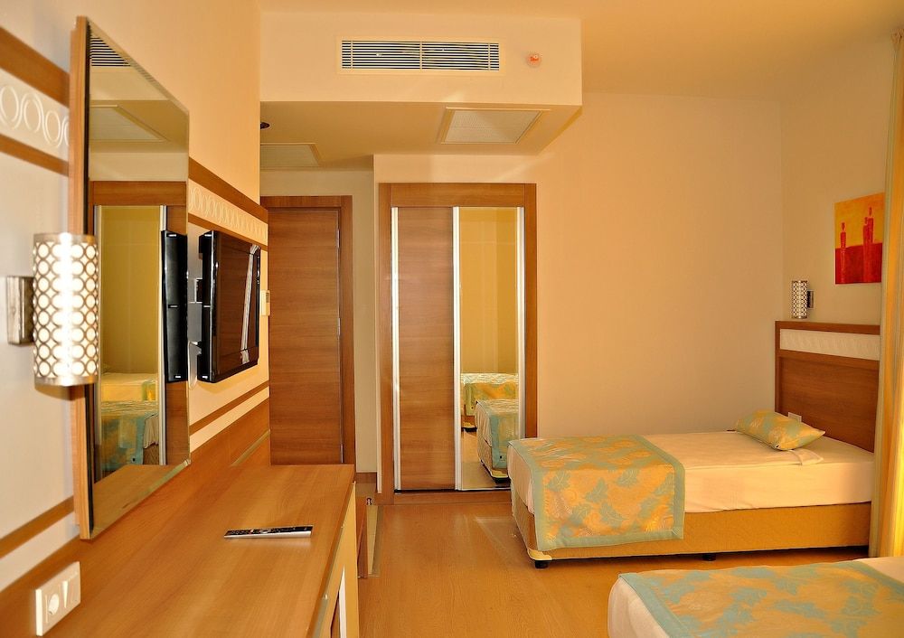 Merve Sun Hotel & Spa - All Inclusive Family Room 4