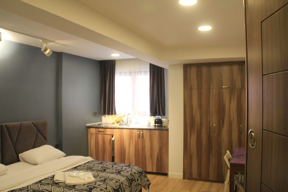Istanbul HUB Flats Economy Quadruple Room 14