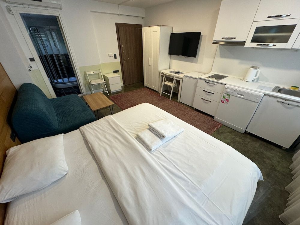 Istanbul HUB Flats Economy Quadruple Room 18