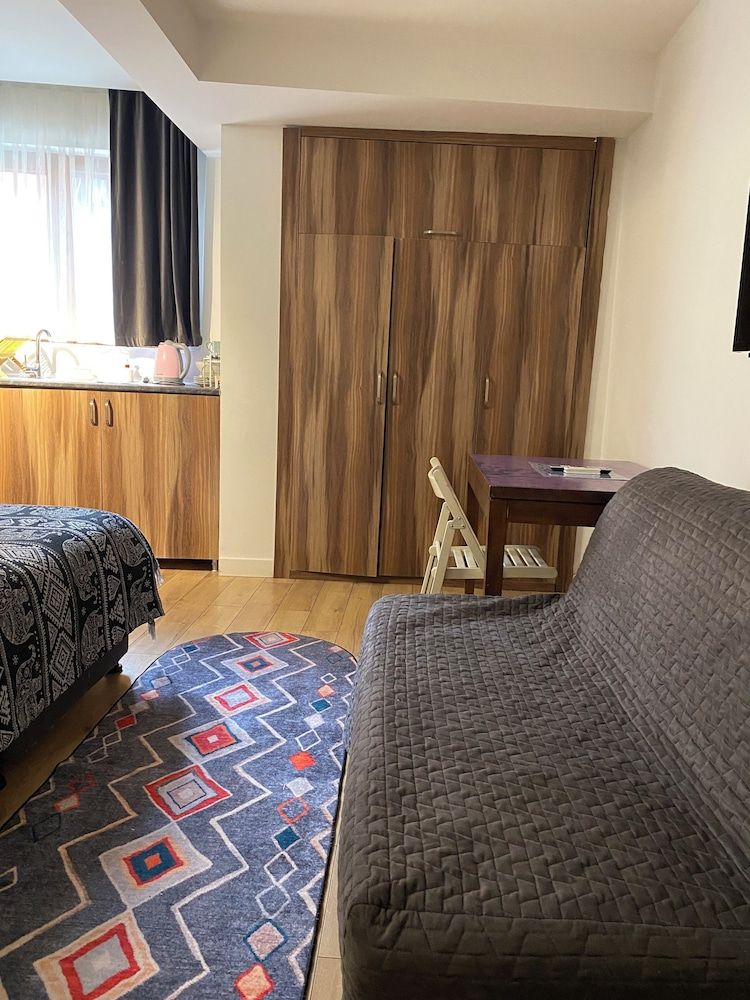 Istanbul HUB Flats Economy Quadruple Room 13