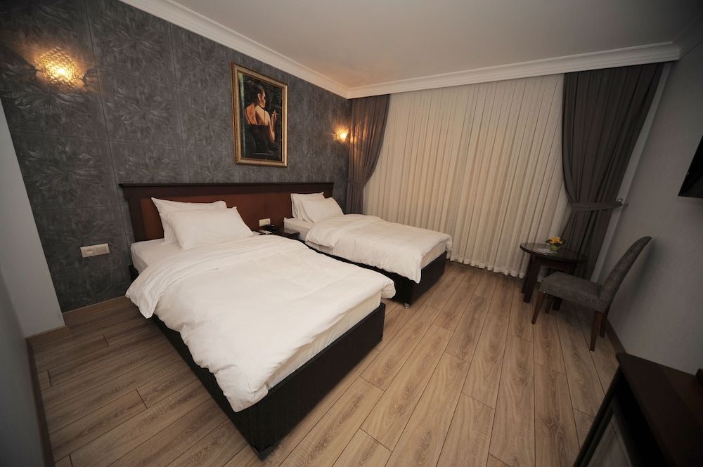 Golden Lake Hotel Standard Twin Room