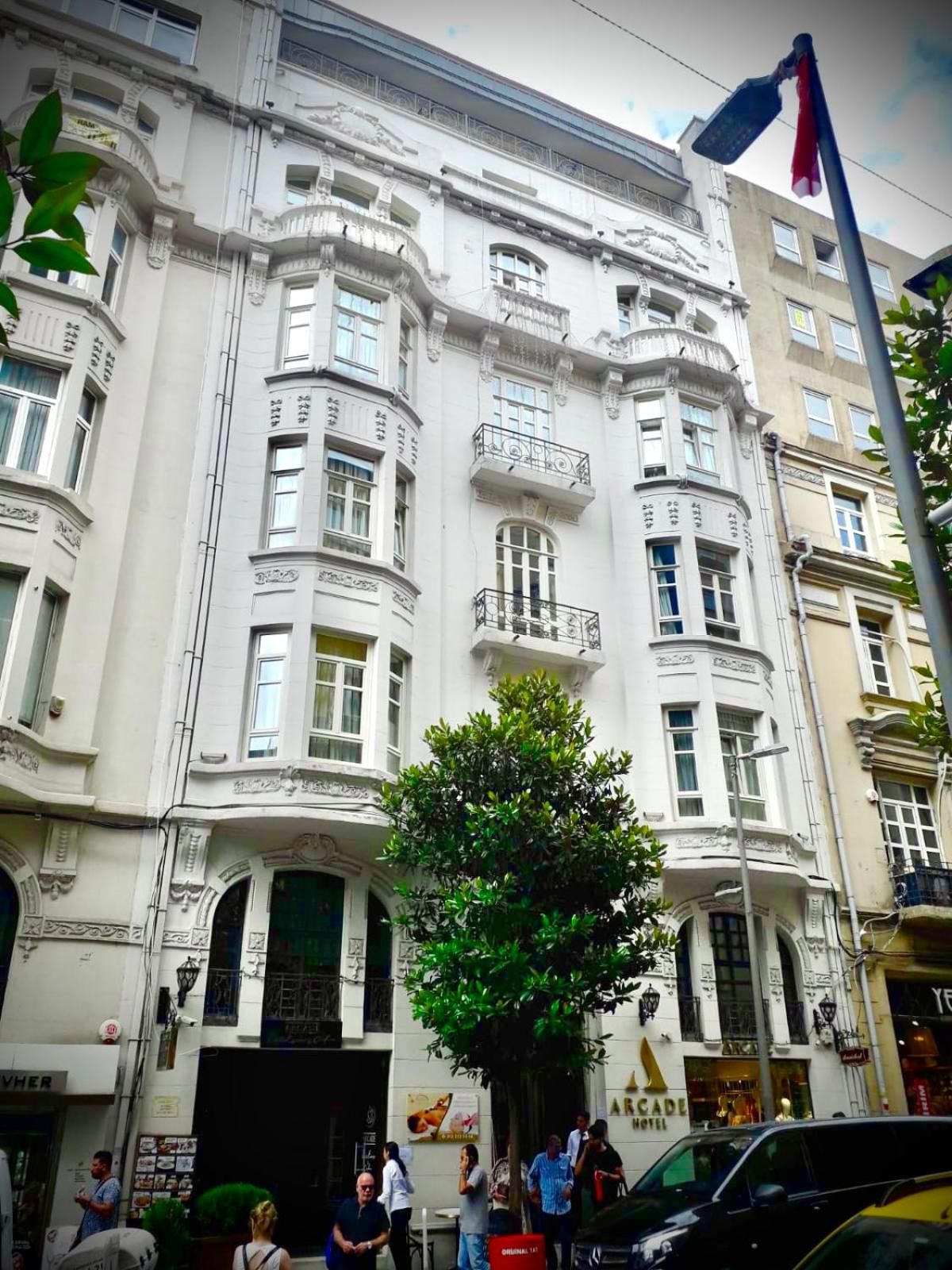 undefined Arcade Hotel 3