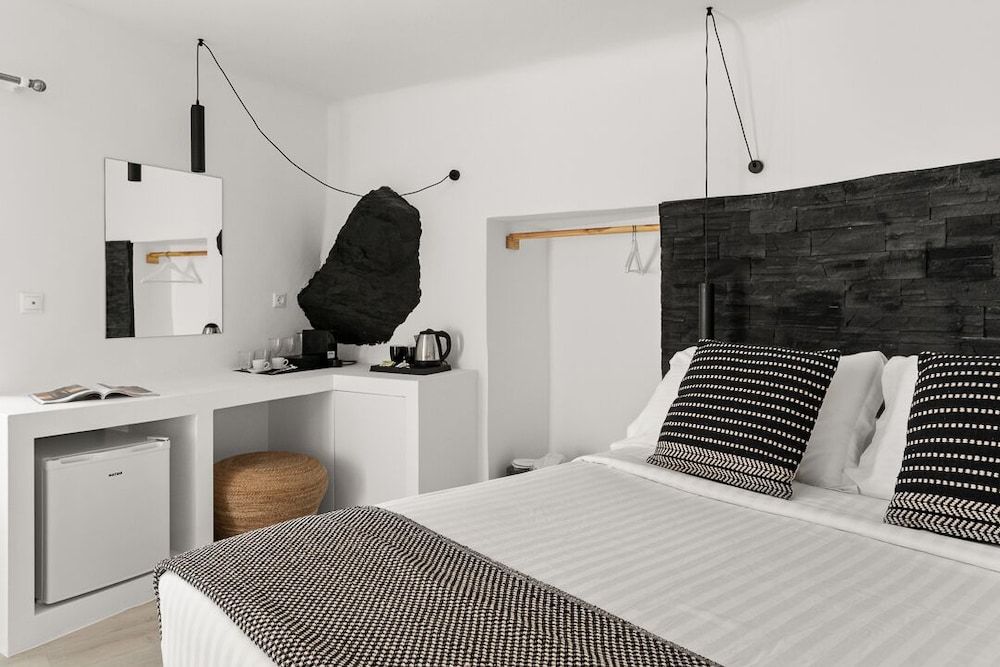 Mill Houses New Elegant Suites Studio (Caldera View) 2