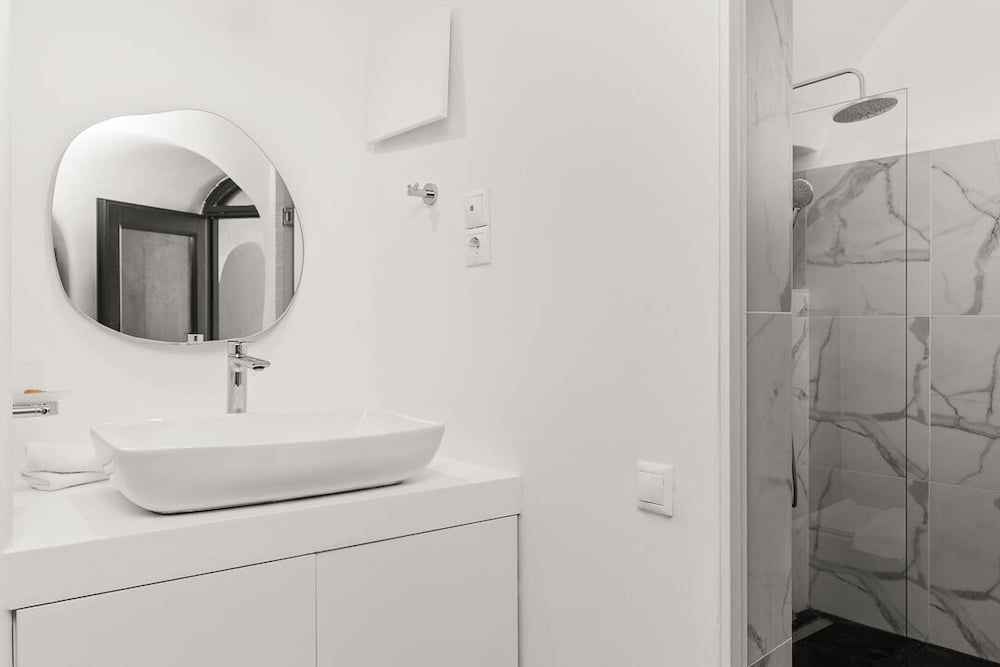 Mill Houses New Elegant Suites Studio (Caldera View) 5