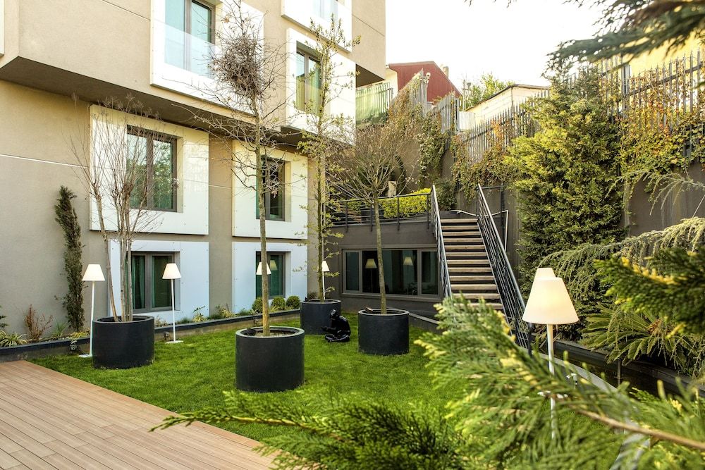 undefined The City Suites 7