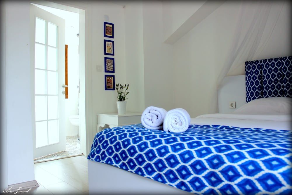 undefined Almond Hill Apart 2