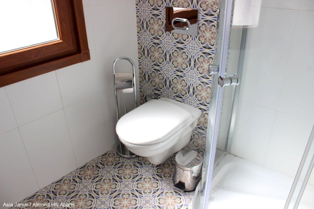 Almond Hill Apart Paint House 4