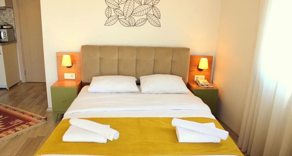 undefined Almond Hill Apart 4