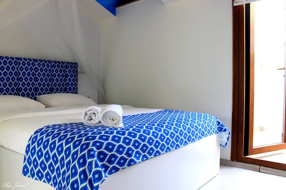 Almond Hill Apart Paint House 8