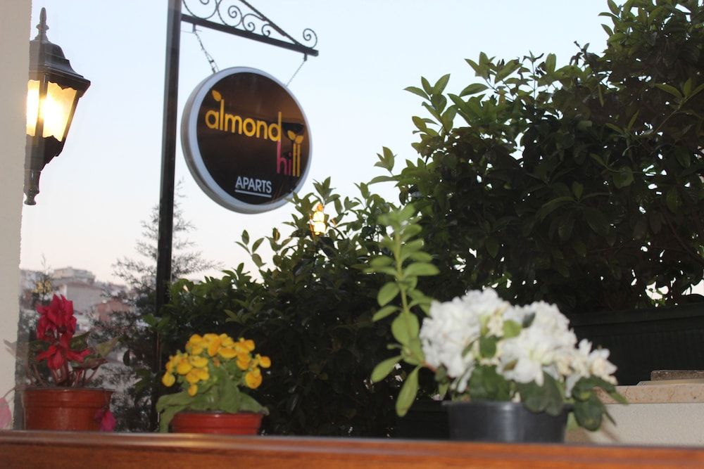 undefined Almond Hill Apart 9