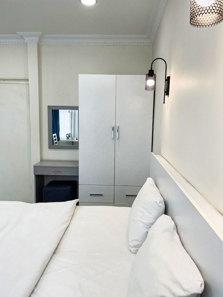 Royal Pera Taksim Superior Triple Room, City View 6