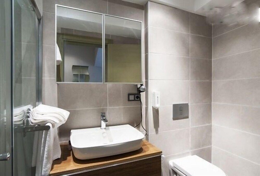 35tam Deluxe Studio 14