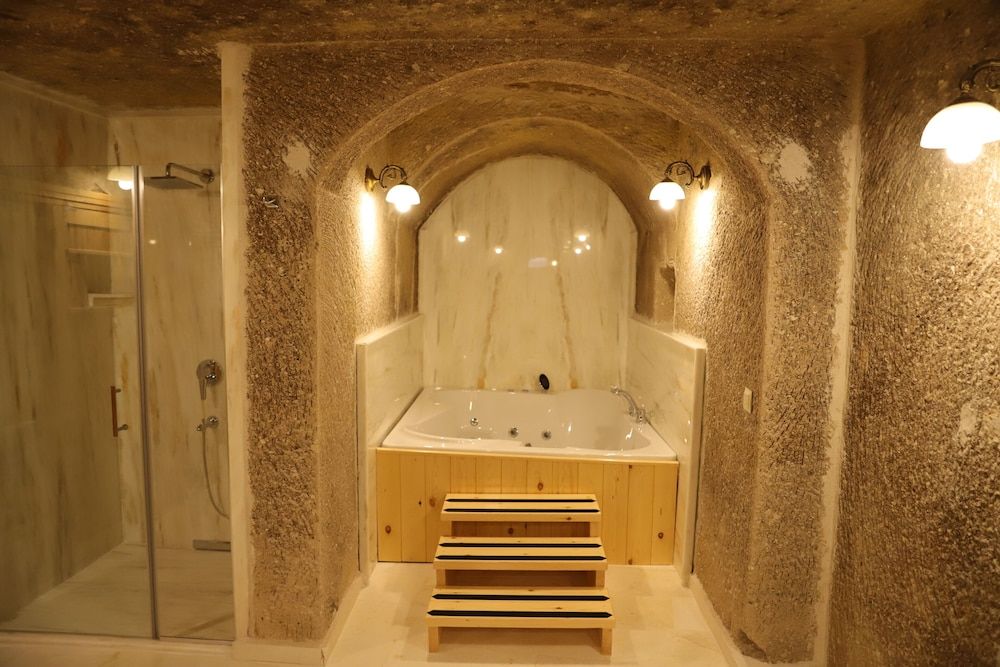 Roma Cave Suite Hotel King Suite with Spa Bath and Sauna 7