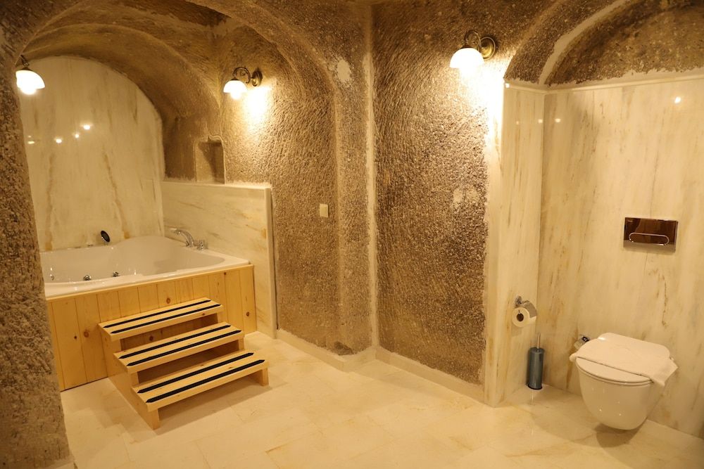 Roma Cave Suite Hotel King Suite with Spa Bath and Sauna 5