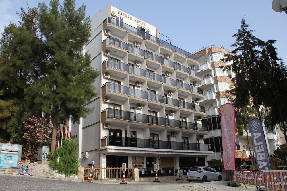 undefined Saturn Hotel 4