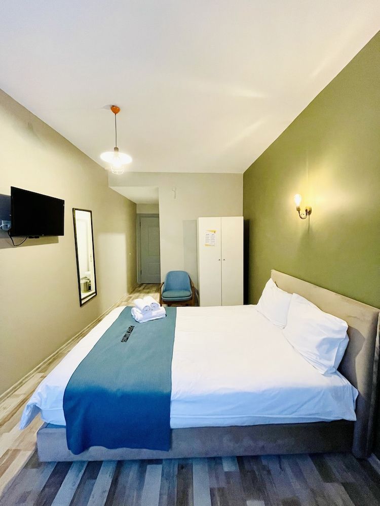 undefined Puffin Suites & Rooms 8