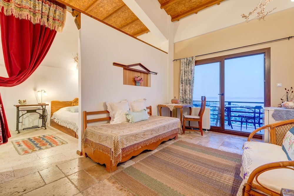 Suite, Sea View