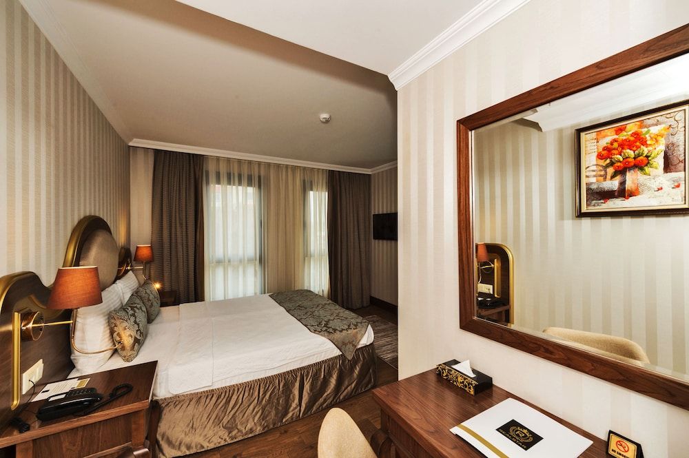 undefined The Central Hotel 7