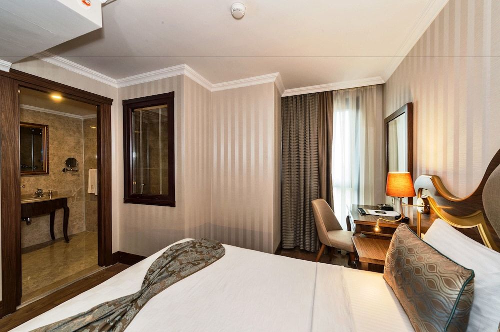 undefined The Central Hotel 8