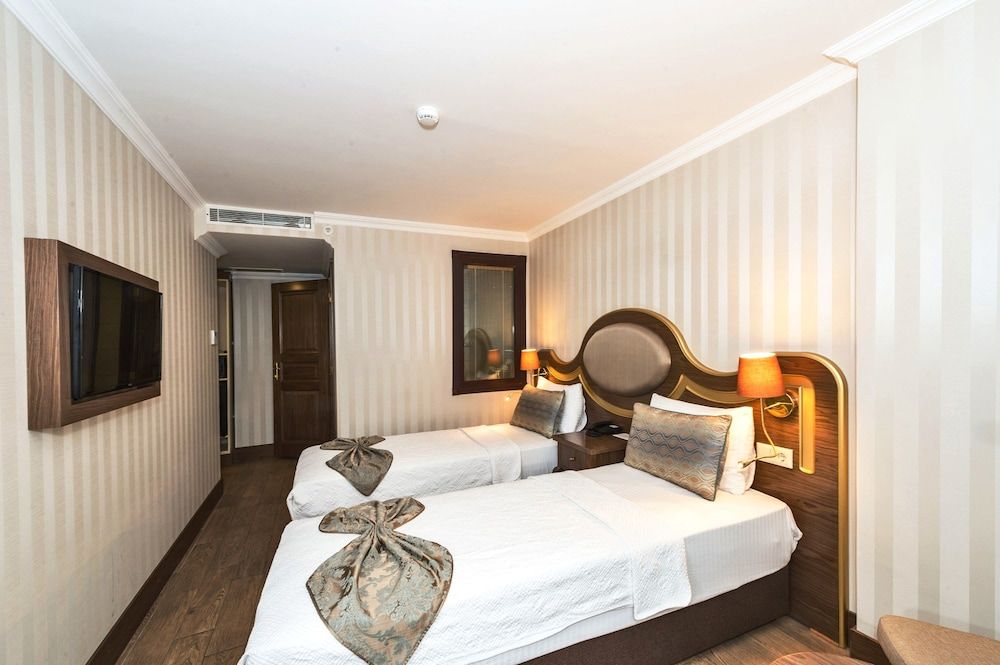 undefined The Central Hotel 9