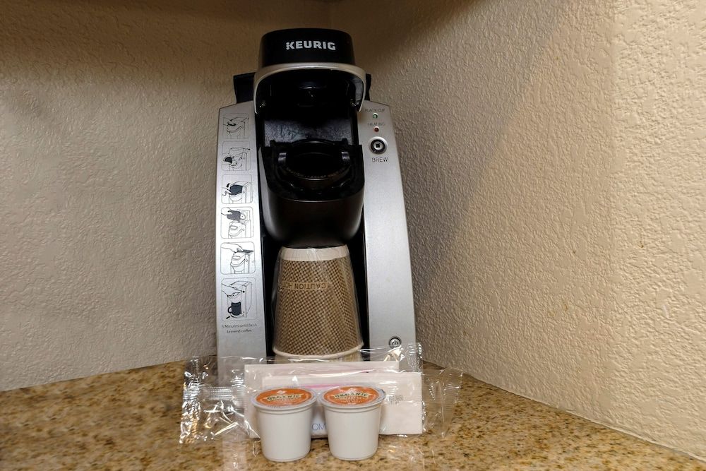 Red Roof Inn Yemassee Superior Room, 1 King Bed, Accessible, Non Smoking (Roll-In Shower) 7