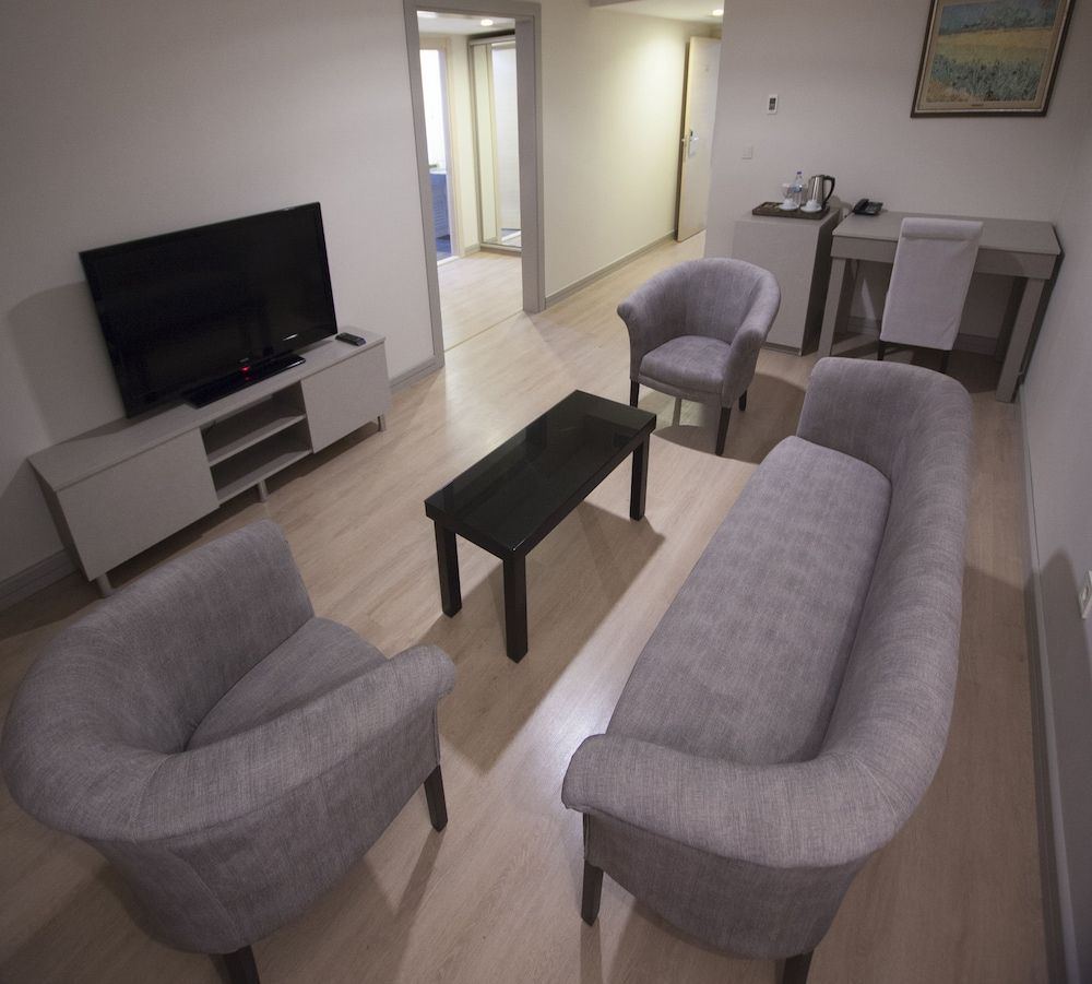 Zinos Hotel Executive Suite 2
