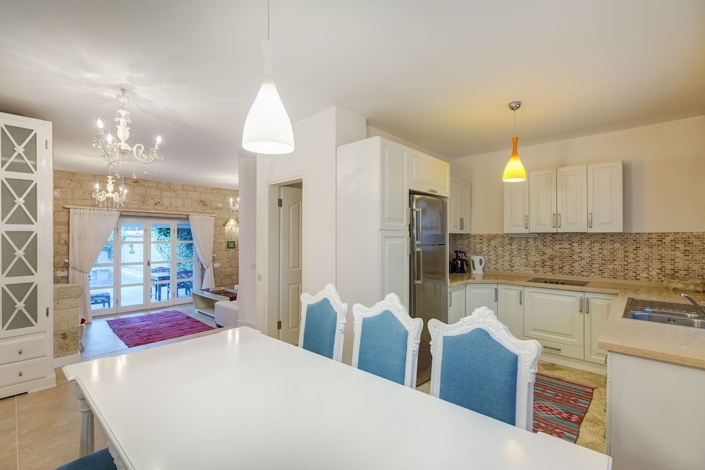 undefined Alaroof Hotel 10