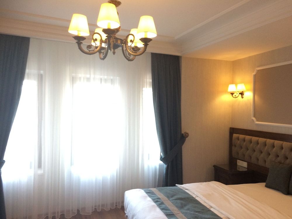 Deluxe Double Room, Partial Sea View