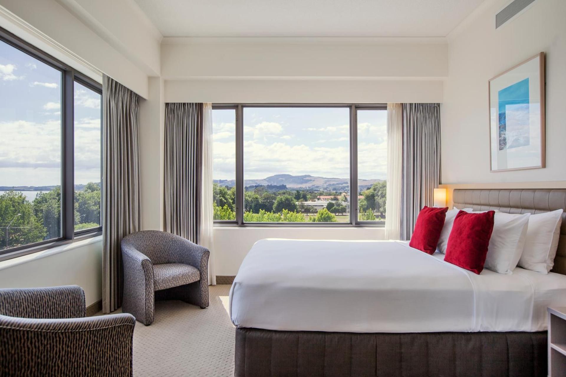 Junior Suite 1 King Bed