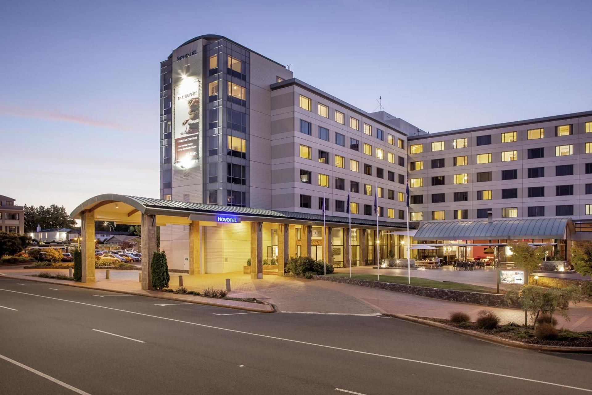 undefined Novotel Rotorua Lakeside 4