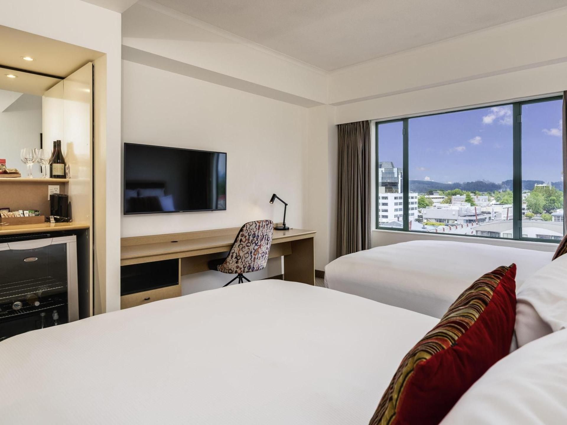 Novotel Rotorua Lakeside City View Twin Room 2