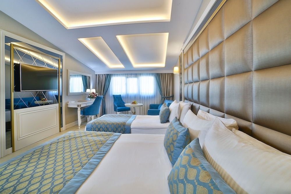 Büke Hotel Şişli Corner Quadruple Room 4