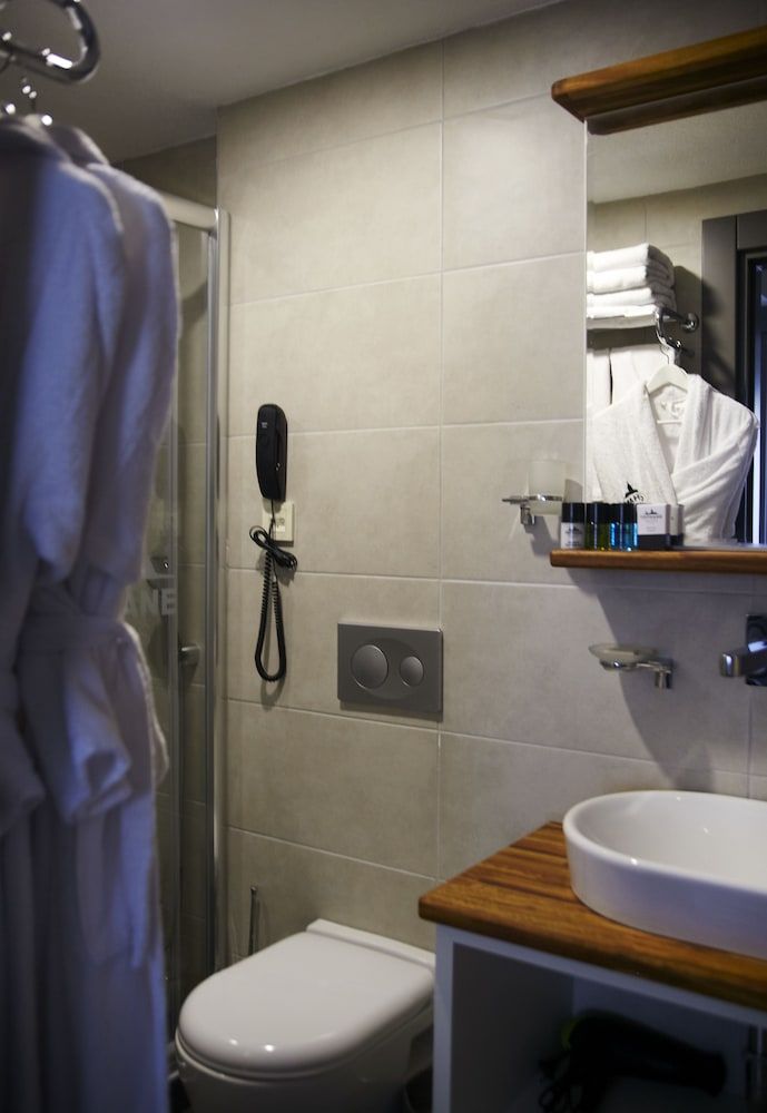 undefined Tophane Suites 4