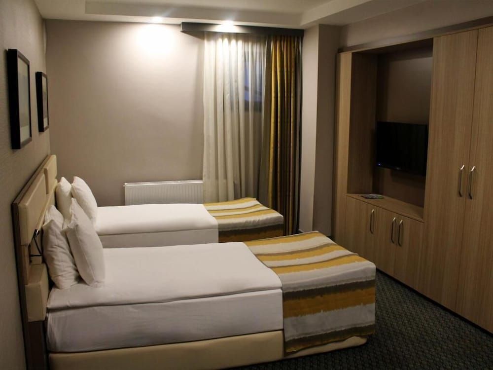 Tophane Suites Economy Twin Room