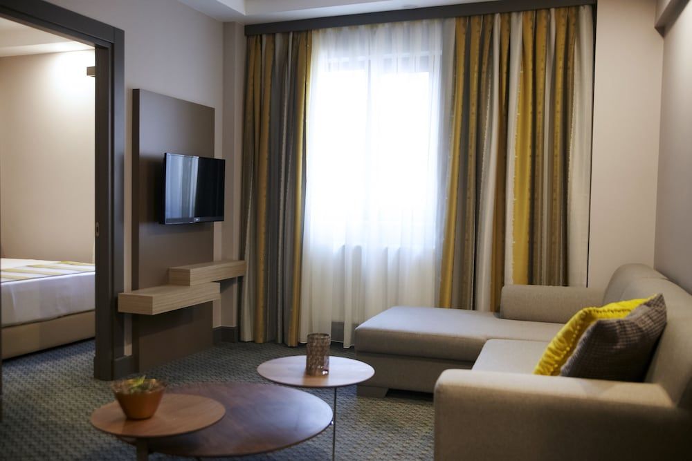 undefined Tophane Suites 8