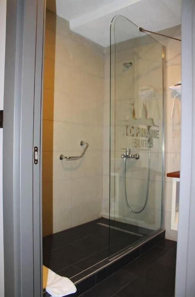 Tophane Suites Economy Twin Room 4