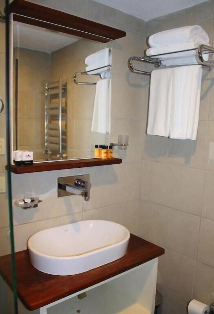 Tophane Suites Economy Twin Room 5