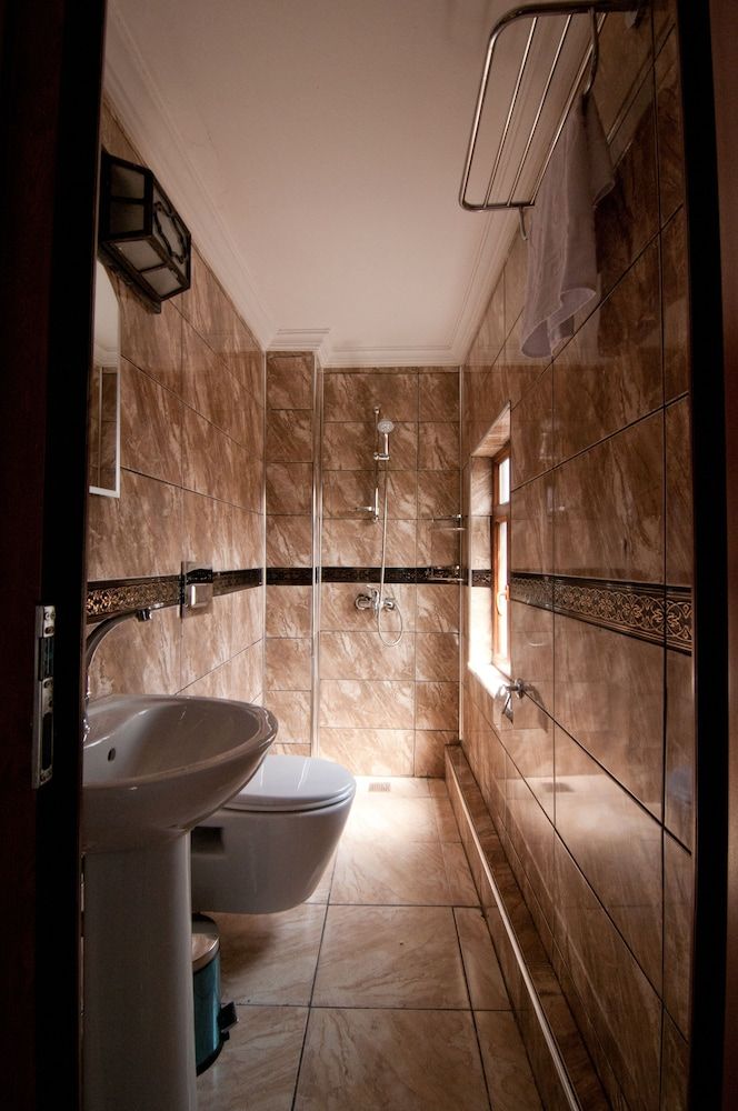 Istanbul Budget Hotel Economy Family Room 4