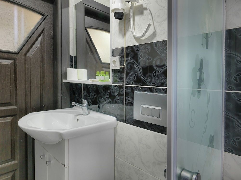 Diyar Hotel Triple Room 8